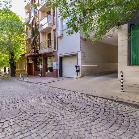 Cozy 1bd Flat With Parking & Balcony In By Flat Mаnager